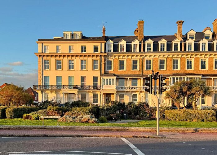 1 Bedroom Flat To Rent In Heene Terrace, Worthing, BN11