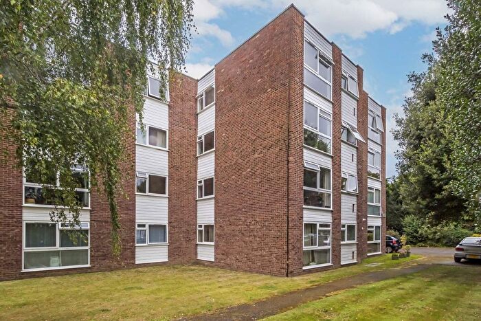 1 Bedroom Flat To Rent In Park Road, Teddington, TW11