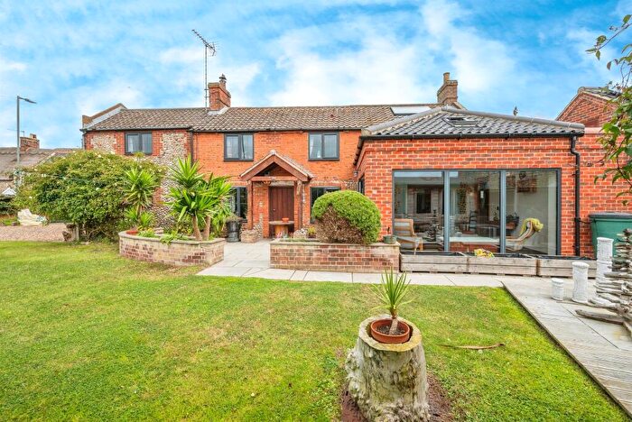4 Bedroom Detached House For Sale In Keswick Road, Bacton, Norwich, NR12