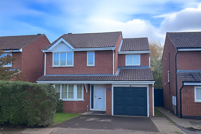 4 Bedroom Detached House For Sale In Gresley Close, Welwyn Garden City, AL8