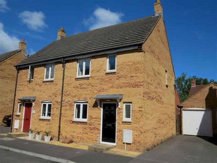 3 Bedroom Property To Rent In Shrewsbury Road, Yeovil, BA21