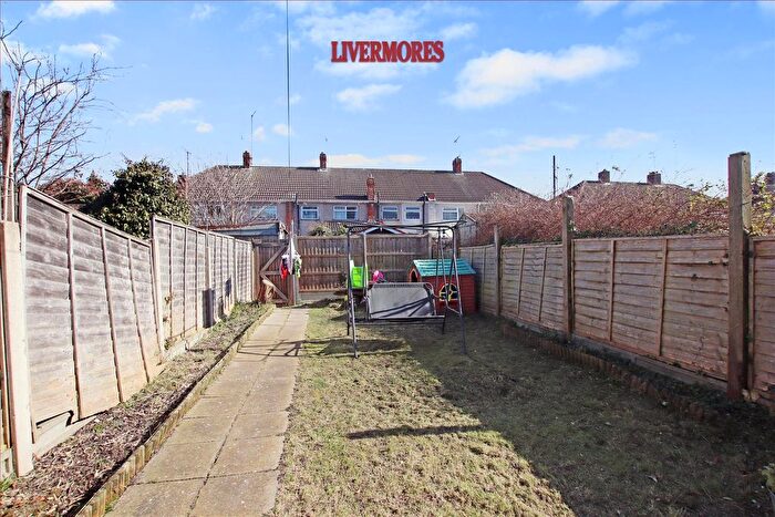 3 Bedroom Terraced House For Sale In Lowfield Street, Dartford, DA1