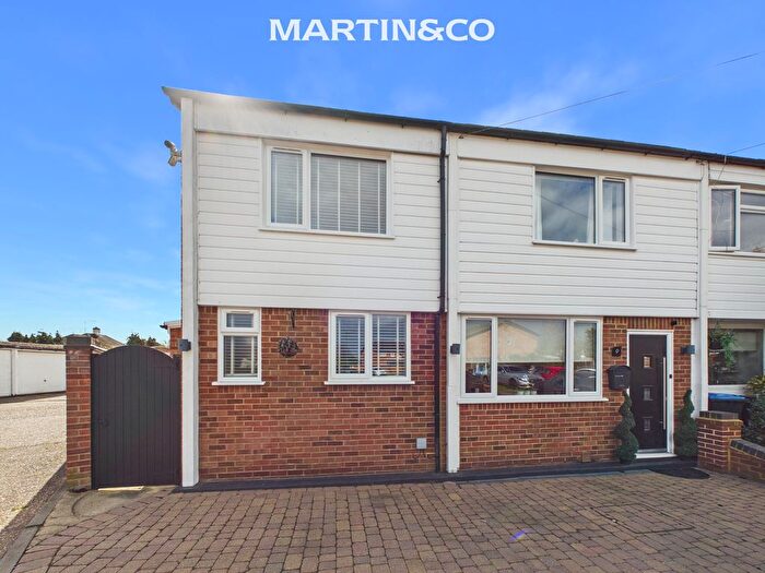 4 Bedroom End Terrace House For Sale In Harcourt Close, Egham, TW20