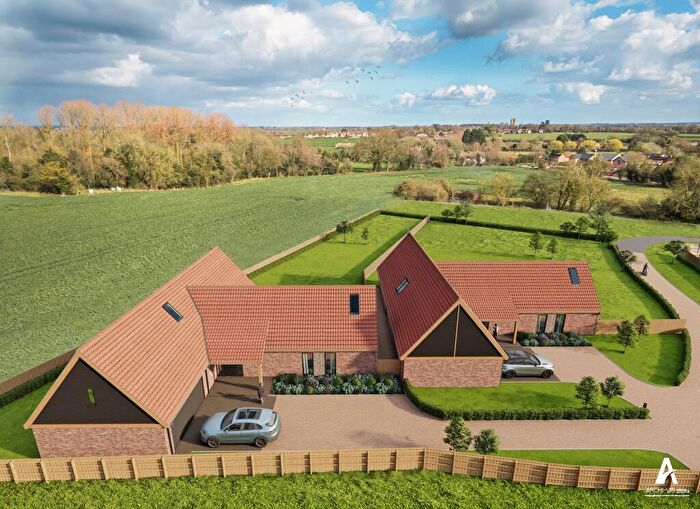 5 Bedroom Detached House For Sale In An Exclusive Pair Of Barn-Style New Homes In Hingham, NR9
