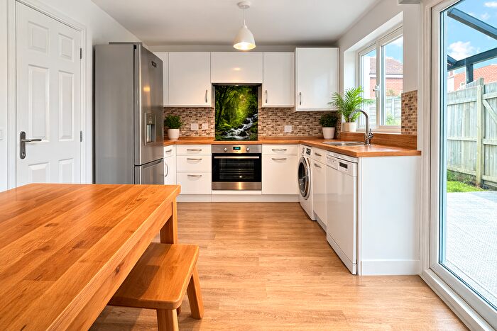 3 Bedroom Semi-Detached House For Sale In Aesop Drive, Bristol, BS31