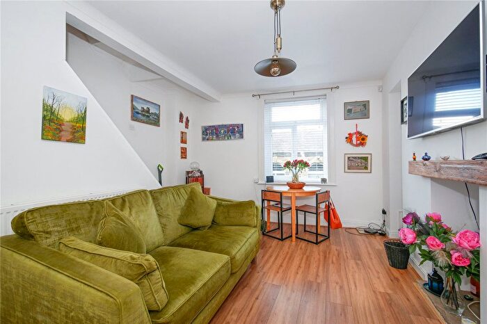 1 Bedroom End Of Terrace House For Sale In Oxford Place, Baildon, Shipley, West Yorkshire, BD17