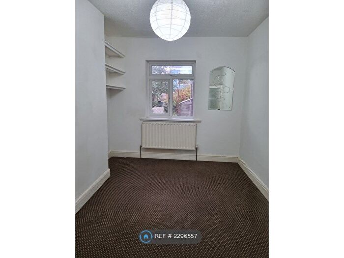 3 Bedroom Terraced House To Rent In St Agnes, Bristol, BS2