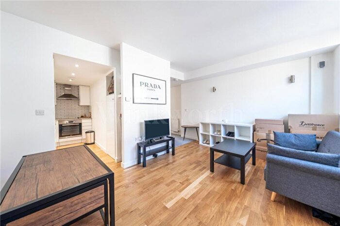 1 Bedroom Apartment To Rent In Accommodation Road, London, NW11