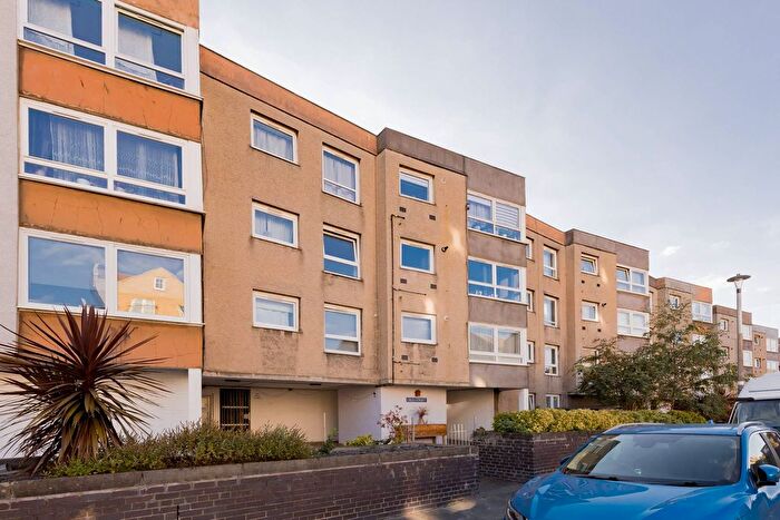 2 Bedroom Flat For Sale In / Giles Street, Leith, Edinburgh, EH6