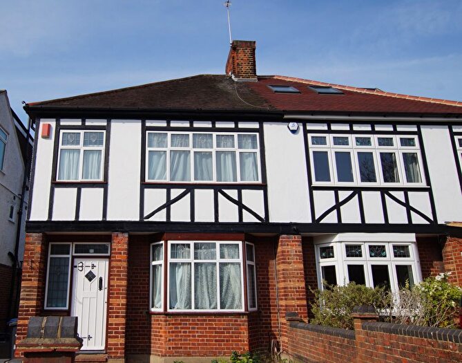 3 Bedroom Semi-Detached House To Rent In Norman Way, Southgate, N14