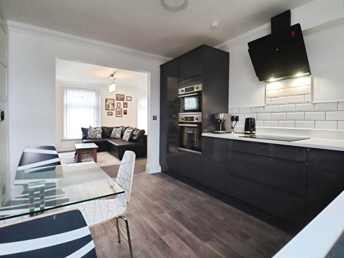 2 Bedroom Flat For Sale In Lower Cathedral Road, Cardiff, CF11