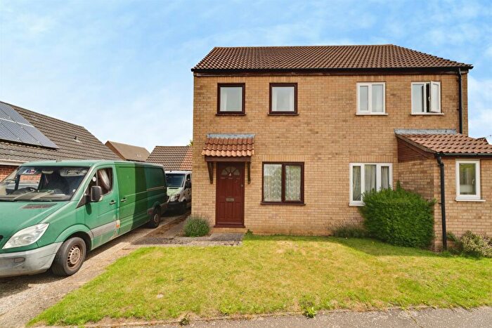 2 Bedroom Semi Detached House For Sale In High View Drive, Attleborough, NR17