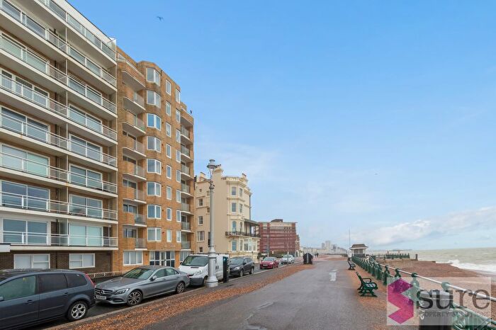 2 Bedroom Flat To Rent In Spa Court, Kings Esplanade, Hove, BN3