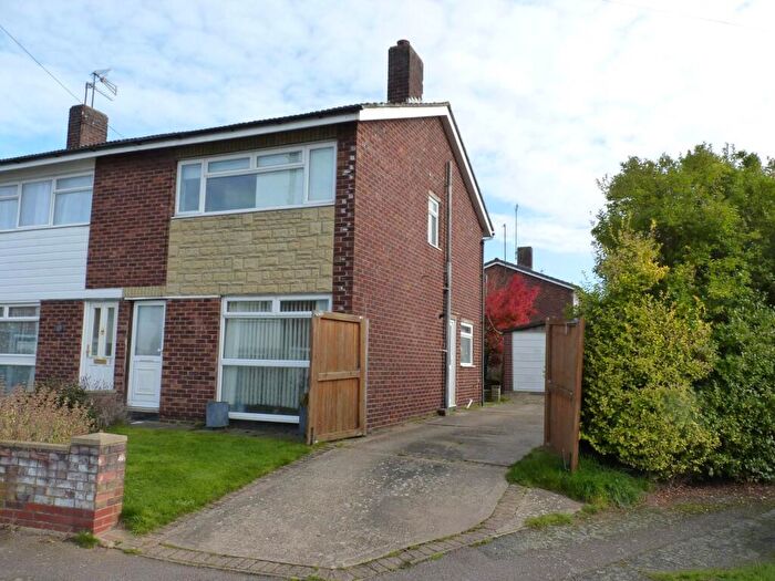 3 Bedroom Semi-Detached House For Sale In Bents Close, Clapham, MK41