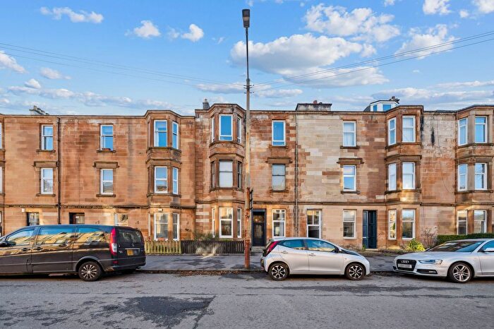 3 Bedroom Flat For Sale In Melville Street, Main Door, Pollokshields, Glasgow, G41