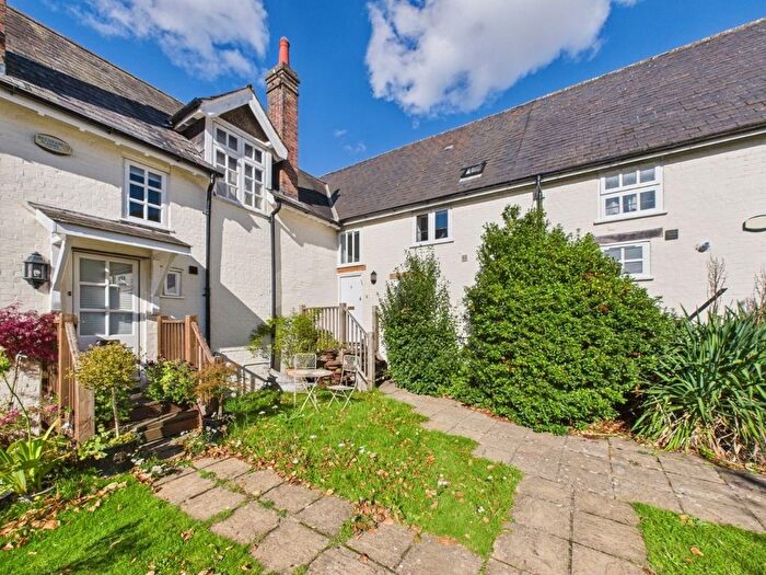 4 Bedroom Terraced House For Sale In Putteridge Park, Luton, LU2