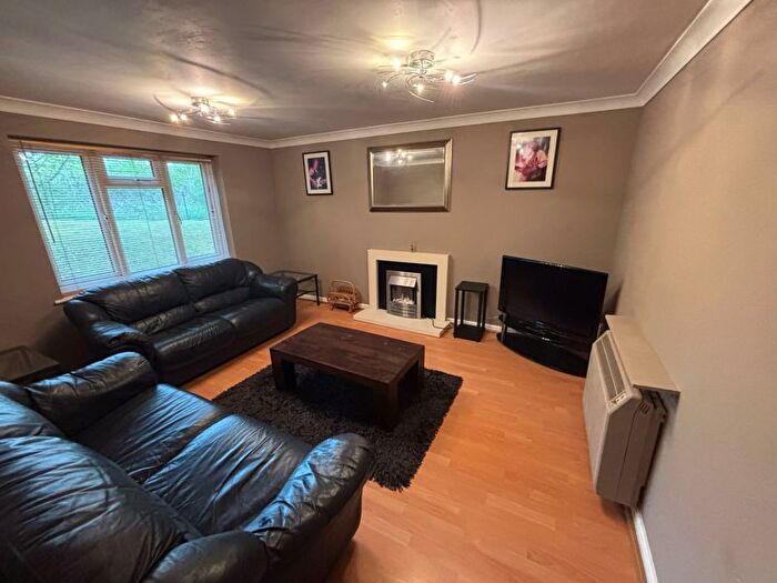 1 Bedroom Flat For Sale In Ronald Court, Oakwood Road, Bricket Wood, St. Albans, Hertfordshire, AL2