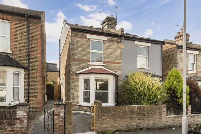 4 Bedroom Property To Rent In Elm Road, Kingston Upon Thames, KT2