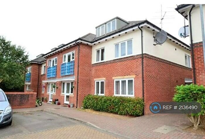 2 Bedroom Flat To Rent In Marshland Square, Emmer Green, Reading, RG4
