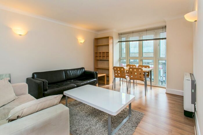 2 Bedroom Flat To Rent In Clapham High Street, London, SW4