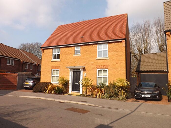 3 Bedroom Property To Rent In Athens Way, Waterlooville, PO7