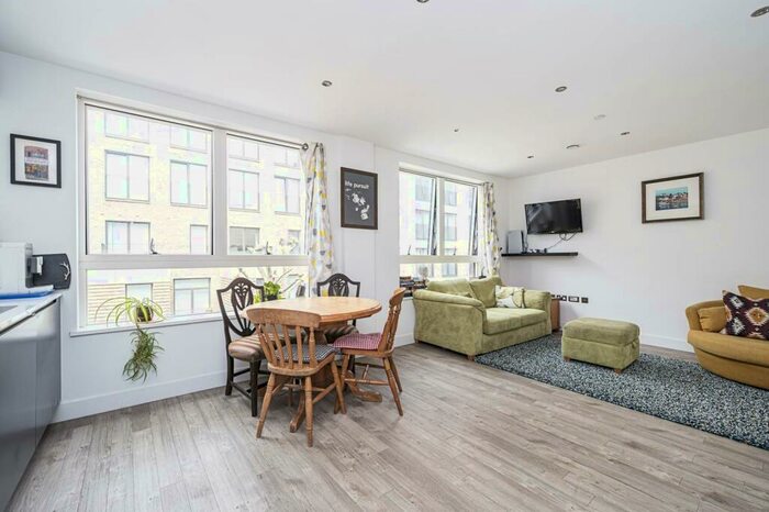2 Bedroom Maisonette To Rent In Wyke Road, Hackney Wick, London, E3