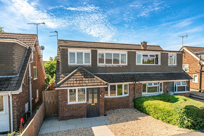 3 Bedroom Semi-Detached House For Sale In Maple Way, Kensworth, LU6
