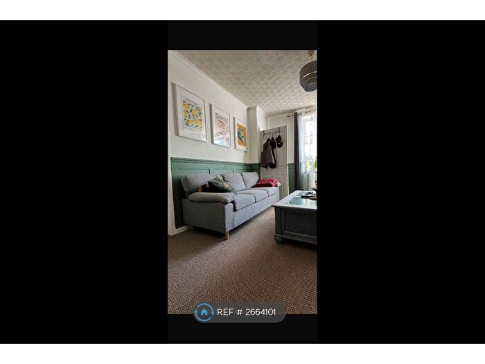 3 Bedroom Terraced House To Rent In Doncaster, Doncaster, DN12