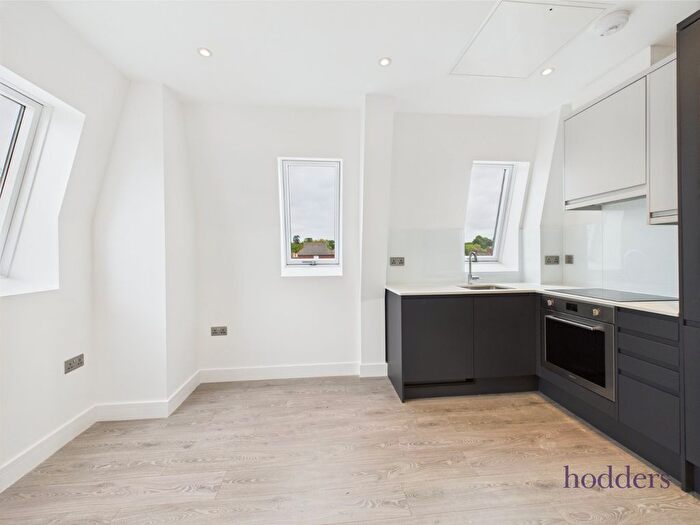 1 Bedroom Flat To Rent In Station Road, Addlestone, KT15