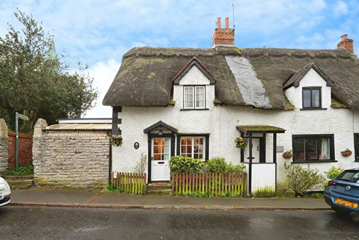 1 Bedroom Cottage For Sale In Church Street, Harvington, Evesham, Worcestershire, WR11