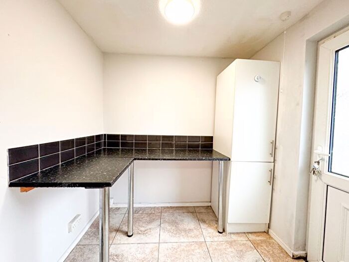 3 Bedroom End Of Terrace House For Sale In Boulevard Way, Grimsby, DN31