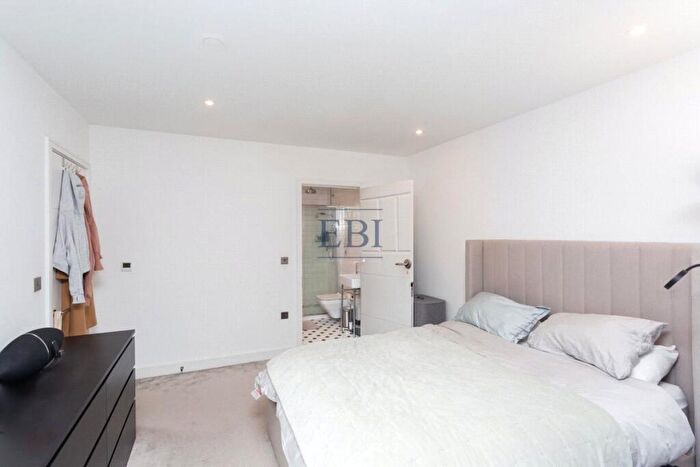 2 Bedroom Apartment For Sale In Rosewood Building, Shoreditch Exchange, Gorsuch Place, Hoxton, E2