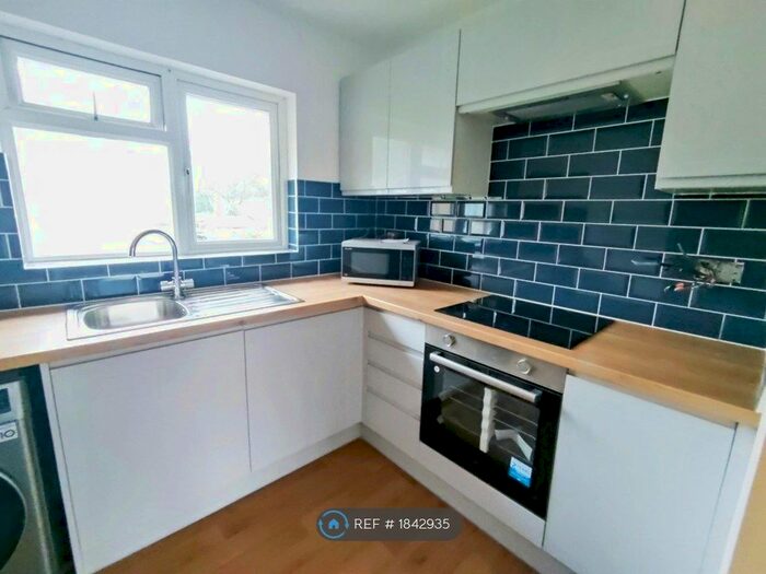 1 Bedroom Flat To Rent In Fairwater, Cardiff, CF5