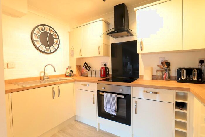 2 Bedroom Flat To Rent In Arisdale Avenue, South Ockendon, RM15