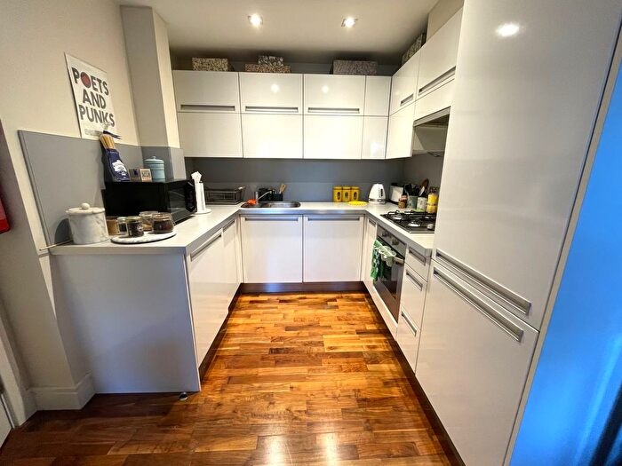 1 Bedroom Flat To Rent In Kay Street, London, E2
