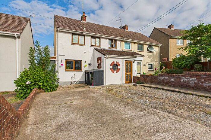 3 Bedroom Semi-Detached House For Sale In South Grove, Pill, Bristol, BS20