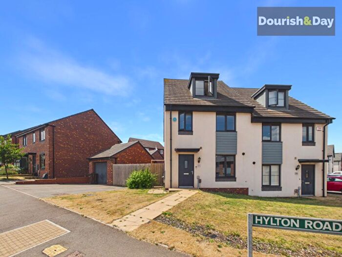 3 Bedroom Semi-Detached House For Sale In Hylton Road, Stafford, ST16