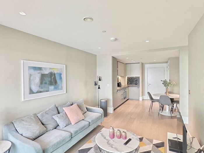 2 Bedroom Flat To Rent In Cutter Lane, London, SE10