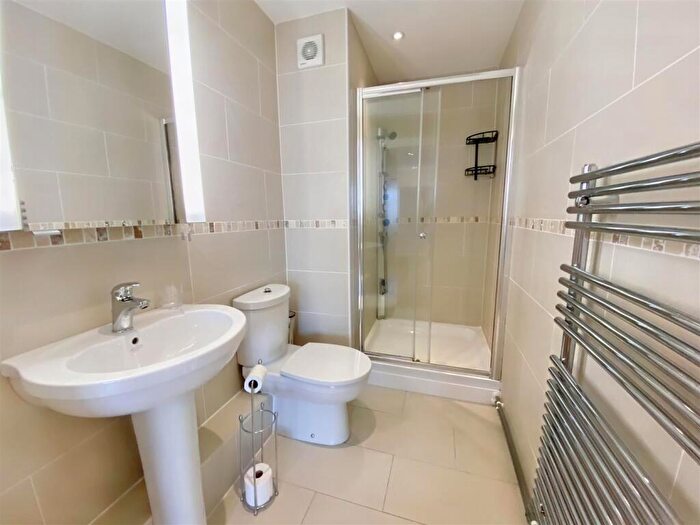 2 Bedroom Apartment For Sale In Upper Frog Street, Tenby, SA70