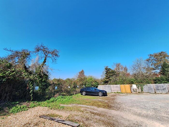 Garage / Parking To Rent In Space Morgan Road, RG1