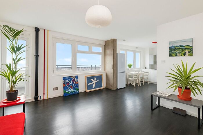 2 Bedroom Flat To Rent In Weymouth Terrace, Shoreditch, E2