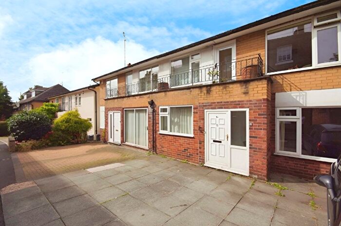 2 Bedroom Flat To Rent In Black Friars, Chester, Cheshire, CH1