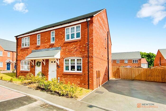 3 Bedroom Semi-Detached House For Sale In St. James Close, Ratby, LE6