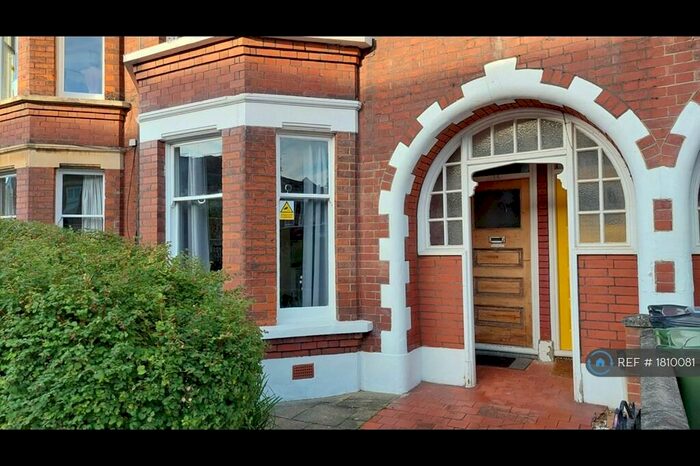 2 Bedroom Flat To Rent In Fieldhouse Road, London, SW12