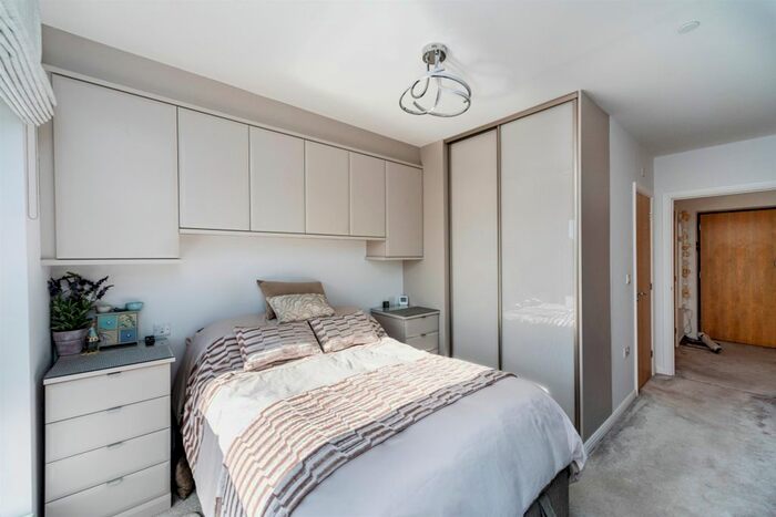 2 Bedroom Flat To Rent In Phoebe Road, Copper Quarter, Swansea, SA1