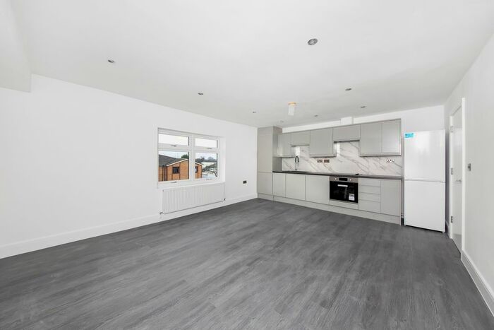 2 Bedroom Flat To Rent In C Burnt Ash Hill, Lee, London SE12