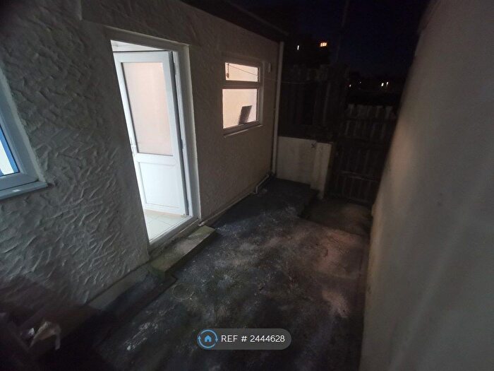 4 Bedroom Terraced House To Rent In Queens Park, Holyhead, LL65