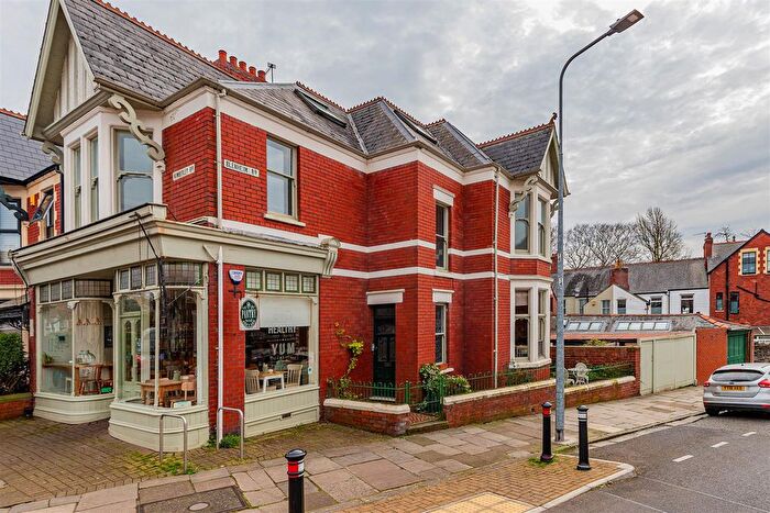 2 Bedroom Flat For Sale In Kimberley Road, Penylan Cardiff, CF23