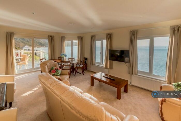 3 Bedroom Flat To Rent In The Beach, Totland Bay, PO39