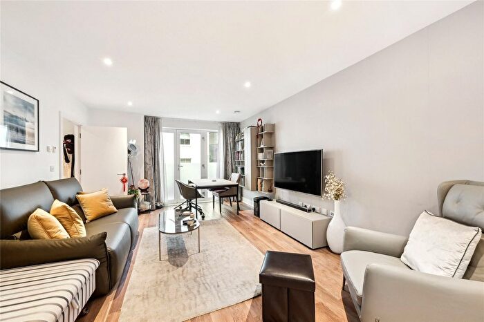 2 Bedroom Flat For Sale In Edward Terrace, Greenside Road, London, W12